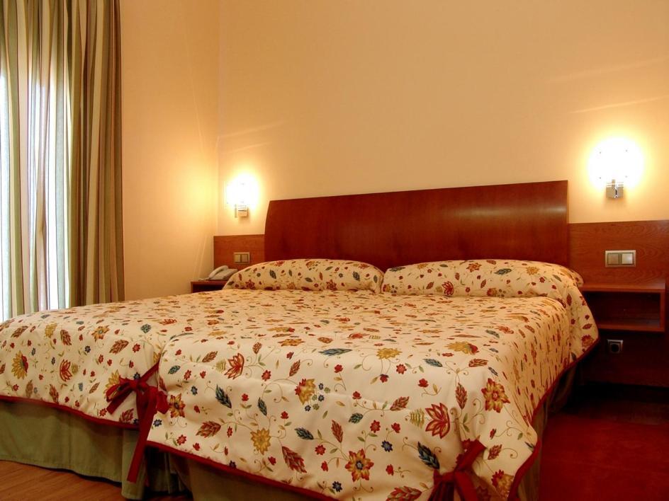 Complejo El Carrascal Hotell Muñana Eksteriør bilde